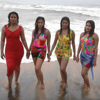 Aduthaduthu Tamil Movie  and Stills | Picture 38297
